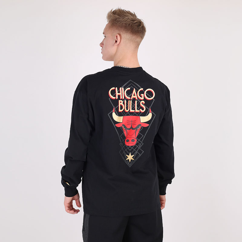   лонгслив Nike Chicago Bulls Courtside City Edition NBA T-Shirt CT9401-010 - цена, описание, фото 5